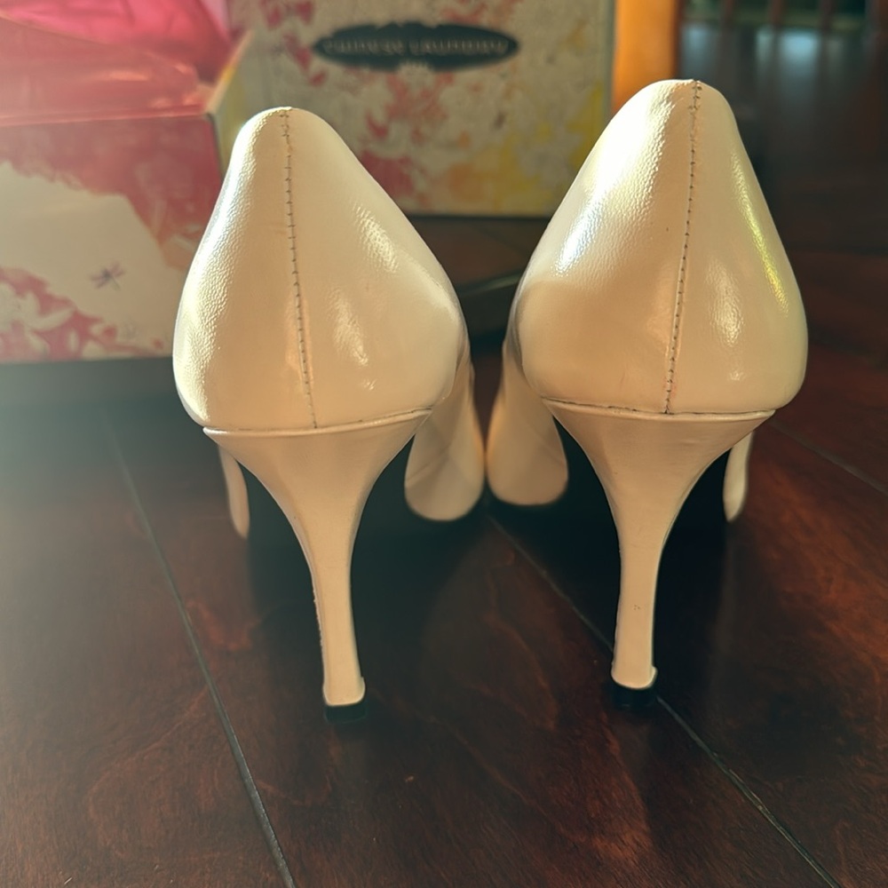 NEW Chinese Laundry SZ 7.5 Spicy Women's White Leather Point Toe - Picture 2 of 3